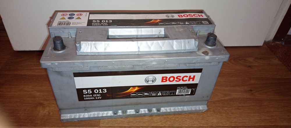Акумулатор Bosch Silver S5 100Ah 830A - акумулатора е слаб, на 3години