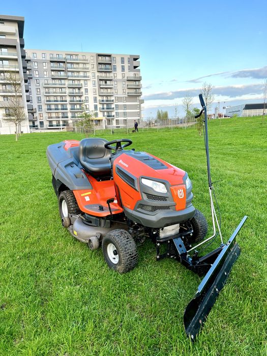 Tractoras de tuns iarba Husqvarna Briggs&Stratton V2 Hidrostatic Colec