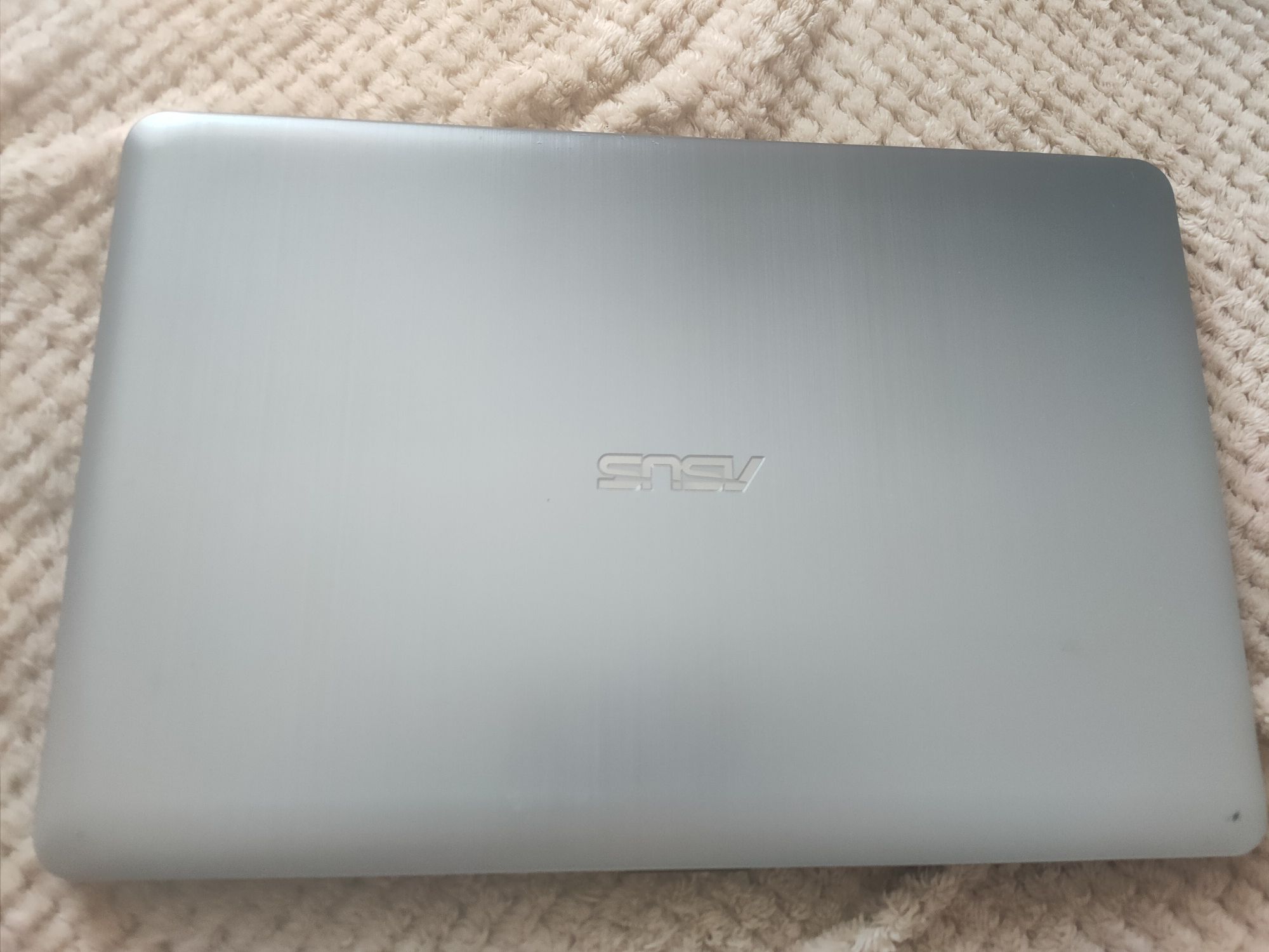 Продам ноутбук Asus core I3