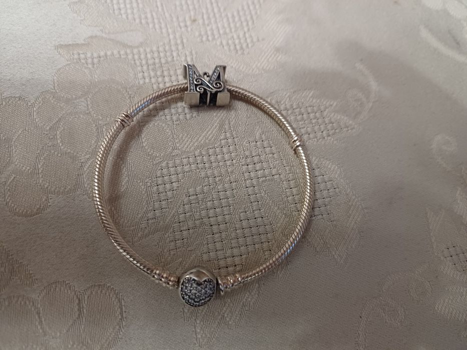 Сребърна гривна Pandora и детска гривна Pandora