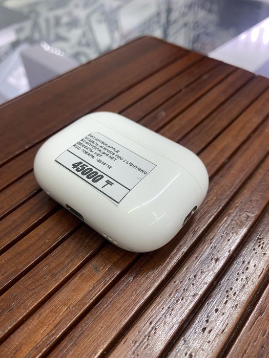 AirPods Pro 2 Lightning