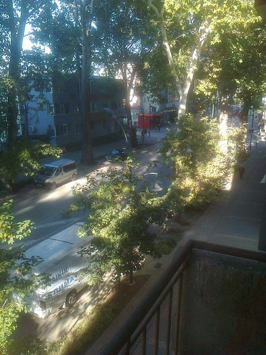 Тристаен в центъра