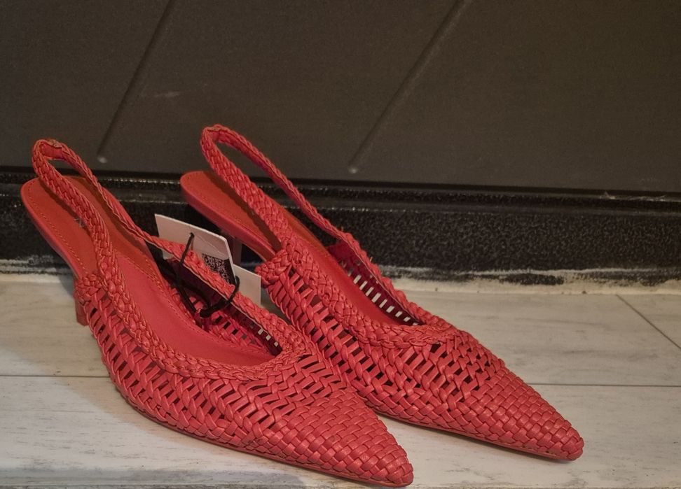 Новые босоножки остроносые