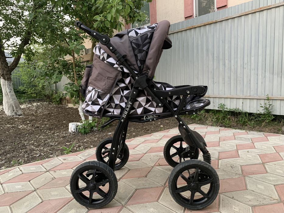 Детская коляска в отличном состоянии