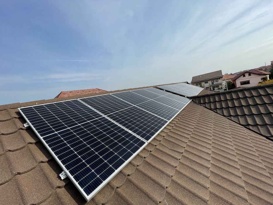 Montaj panouri fotovoltaice ( solare )