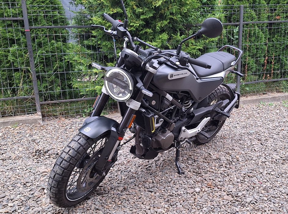 Husqvarna Svartpilen 125 IMPECABILA, 16ANI (A1, Duke,Gbr,Xrs )