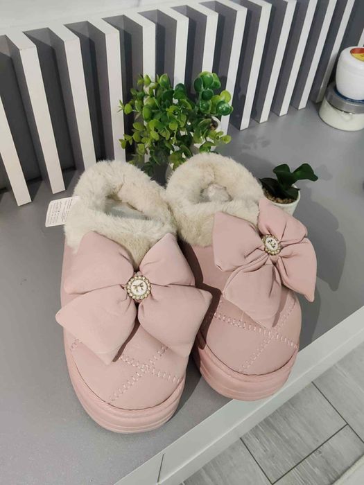 Papuci de casa imblaniti