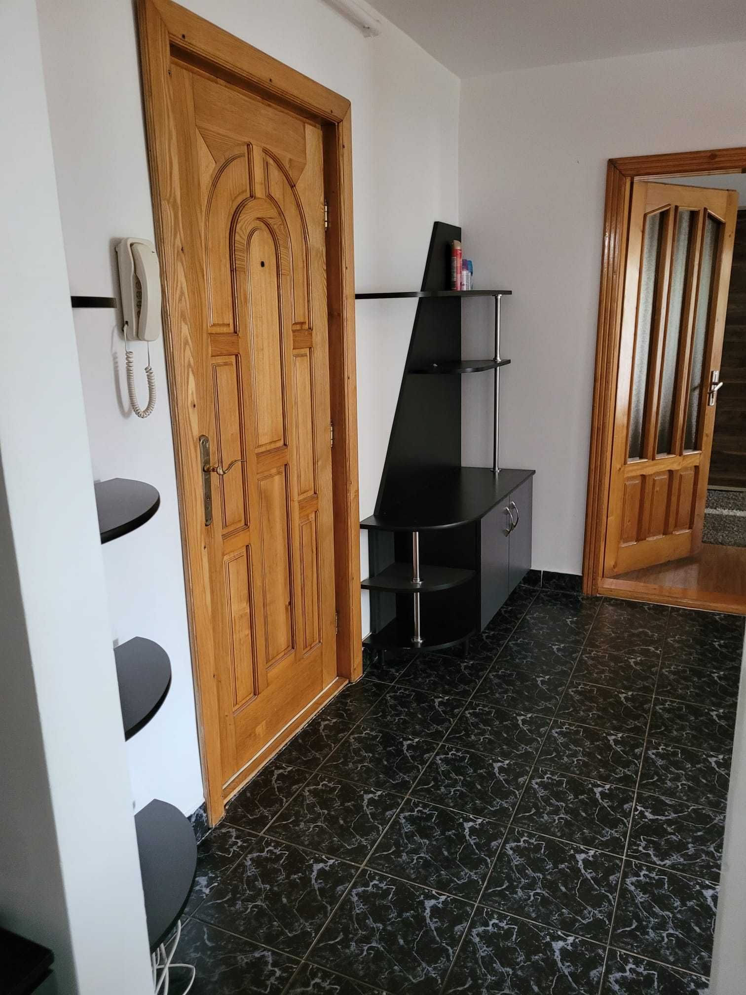 Inchiriez apartament 2 camere