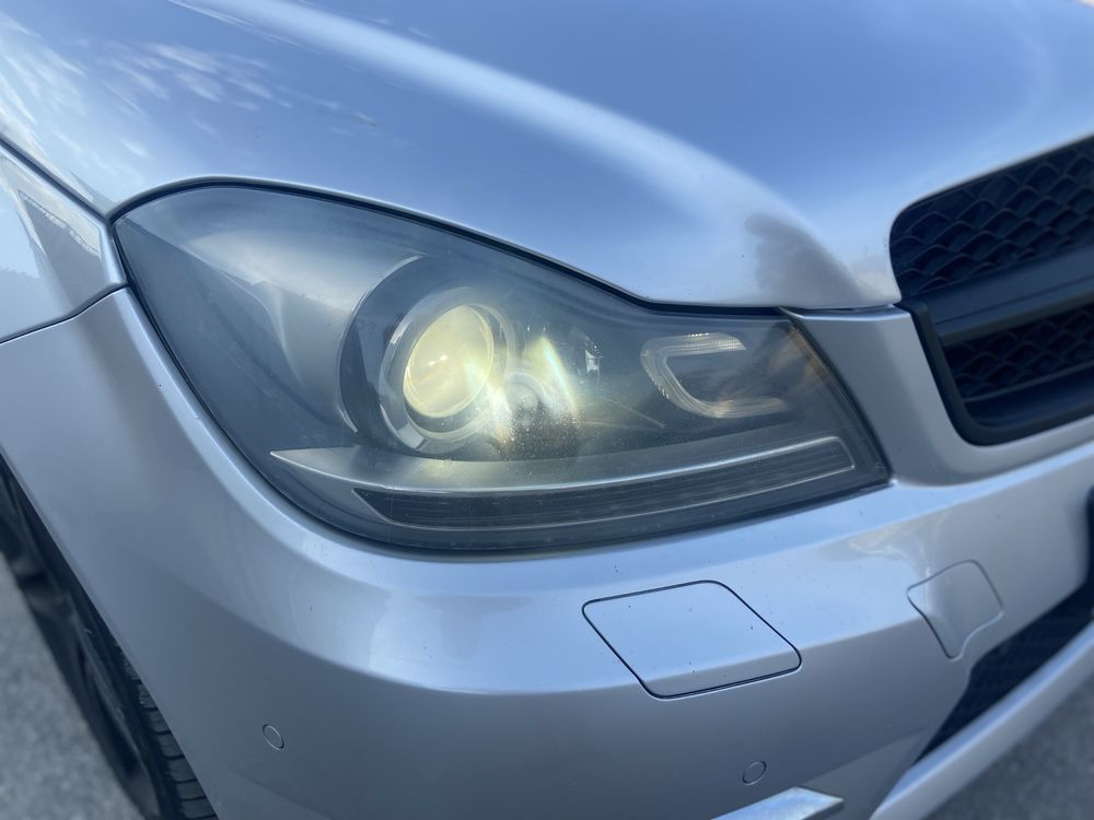 Mercedes c class фарове би ксенон завиващи