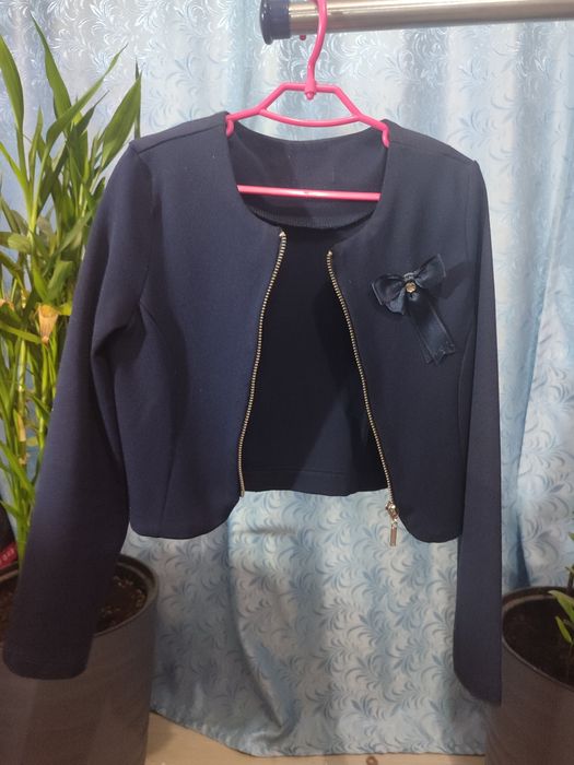 Продам школьную форму для девочки