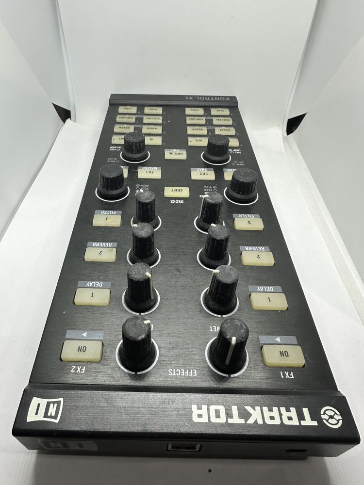 контролер NI traktor kontrol x1