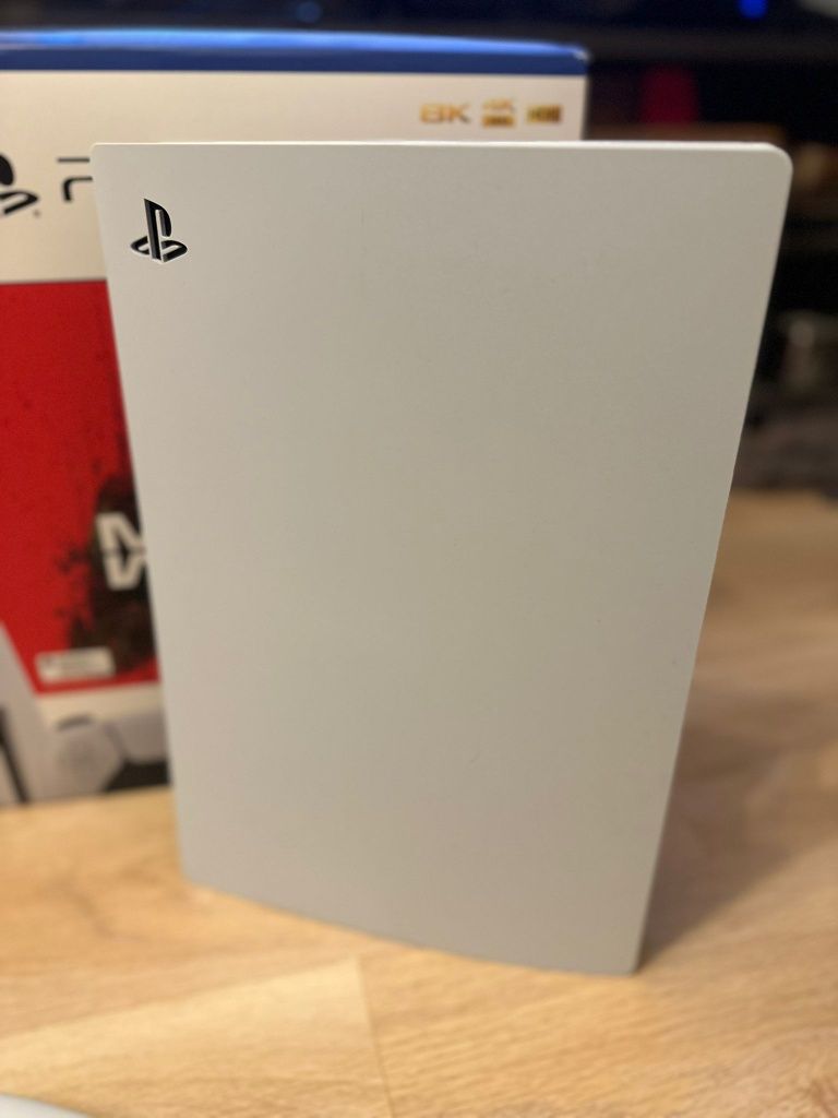 PS5 1TB + 3 games