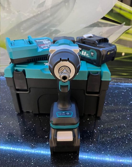 Чисто нов Акумулаторен Гайковерт DeWalt Makita