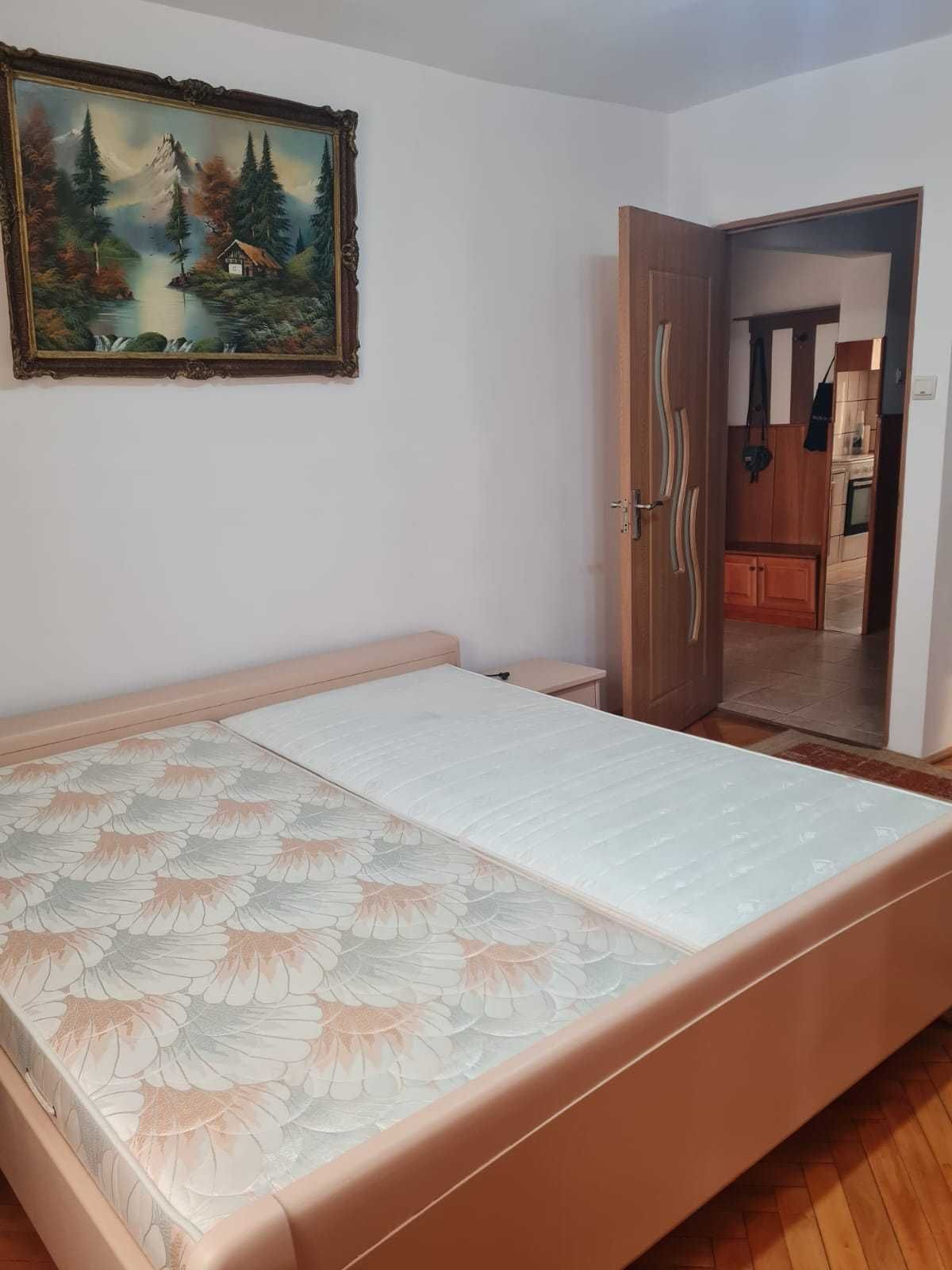 Închiriez garsonieră