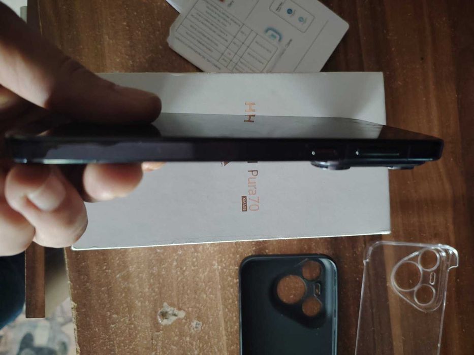 Продавам Huawei Pura70