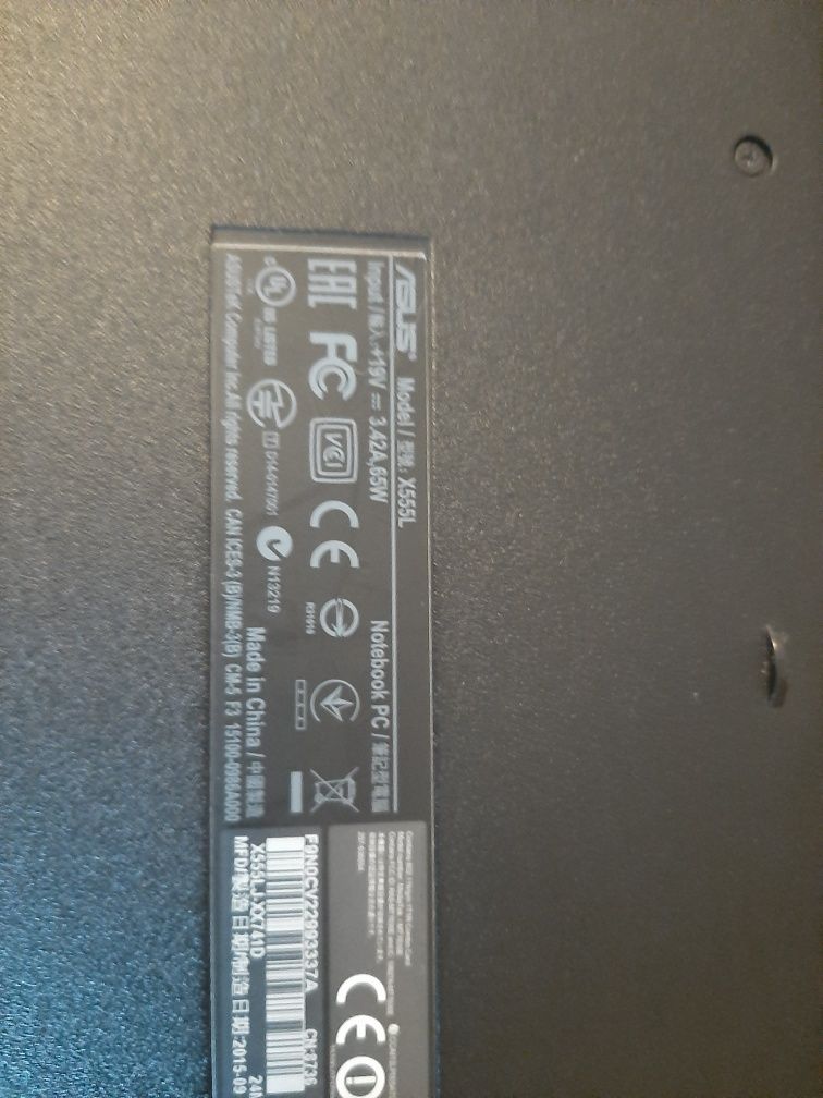 Laptop Asus X555L