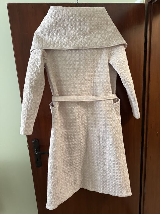 Млечно розово дамско манто