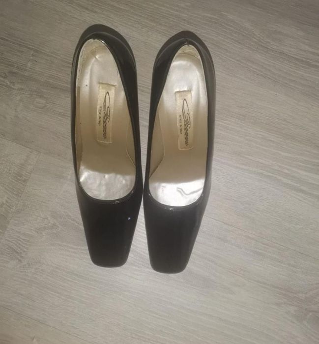 Туфли женские лакированный на выпускной вечер