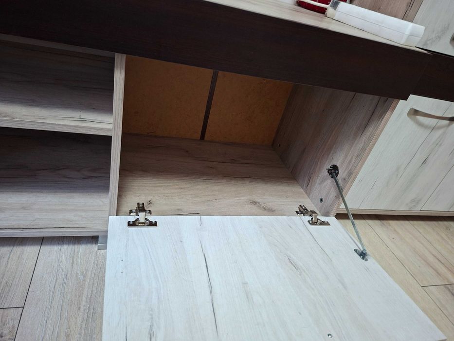 Модулна секция за всекидневна.