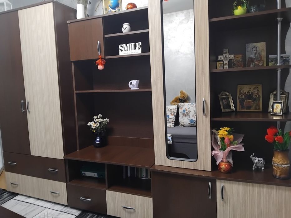 Biblioteca sufragerie