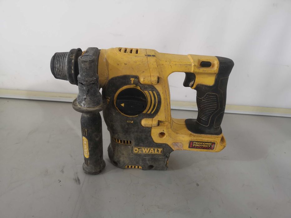 Перфоратор - Dewalt DCH253