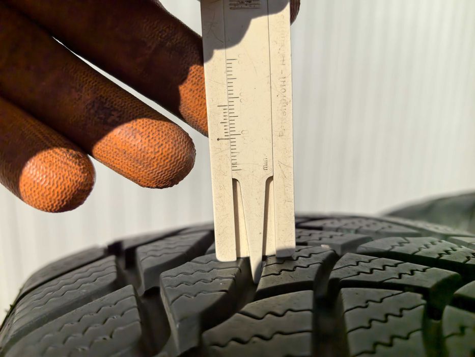 215/65/16 С Фаярстоун ДОТ 2014 г - Бусови