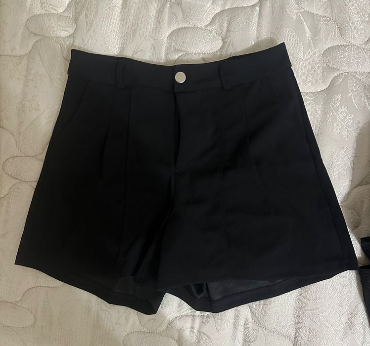 Продаю юбки и шорты новые