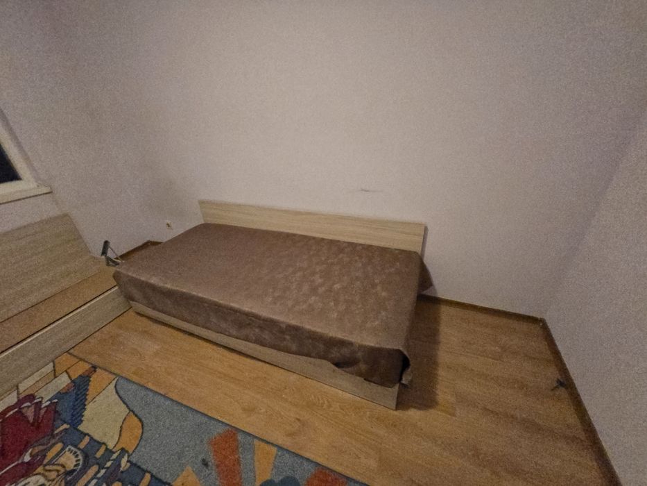 2 бр. Легла с повдигащ механизъм и място за съхранение