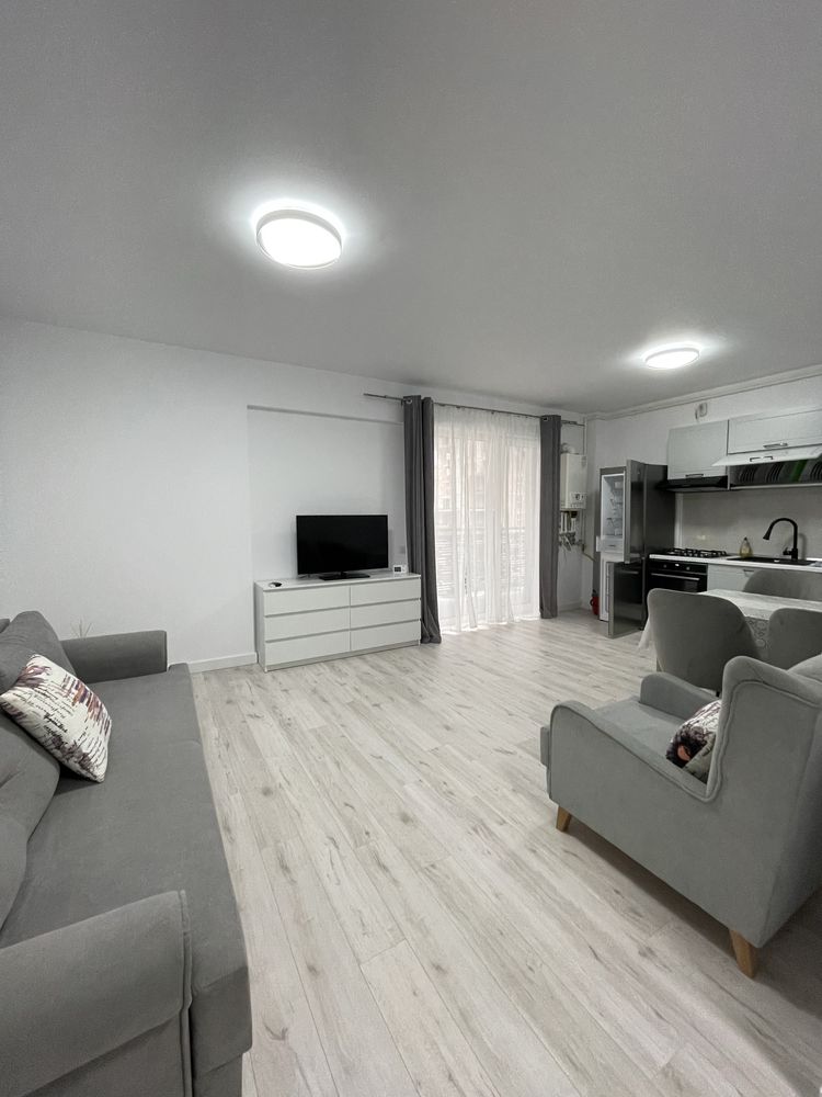 Ofer spre inchiriere apartament NOU cu 2 camere