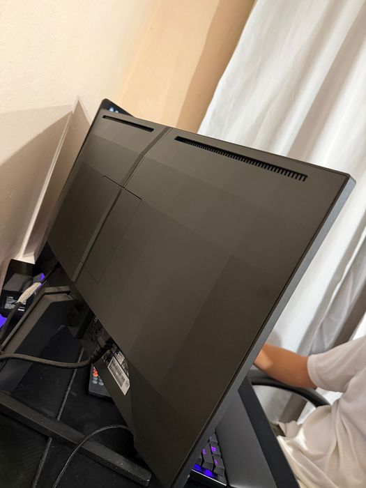 Монитор 23.8" Philips Evnia