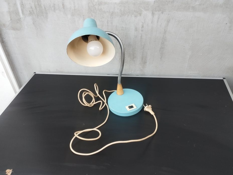 Стара настолна лампа / Индустриална настолна лампа