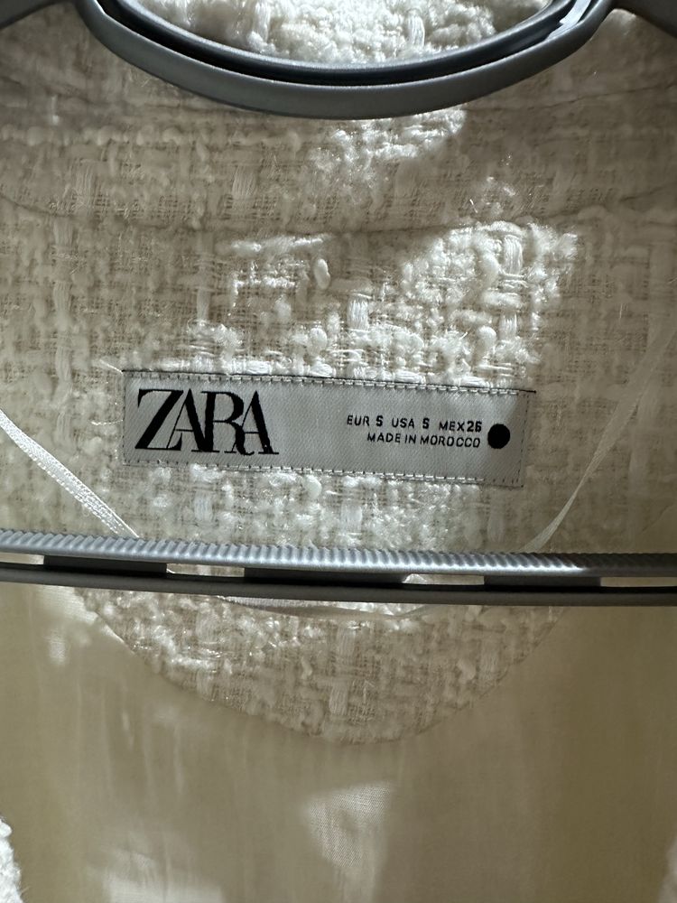 Сако тип букле Zara