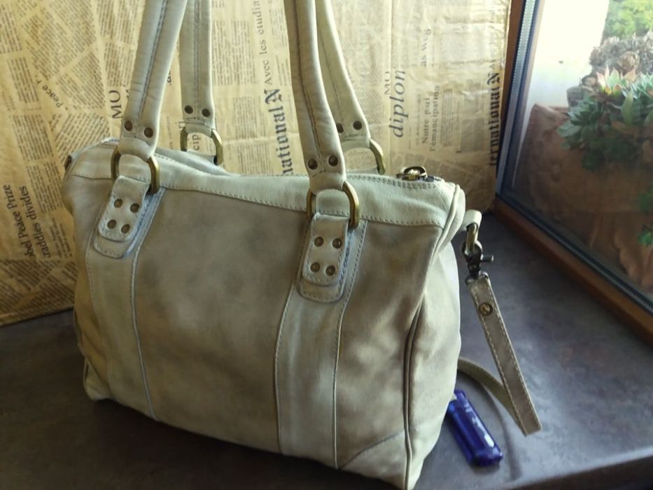 дамска чанта бежова,кожена-естествена кожа и велур