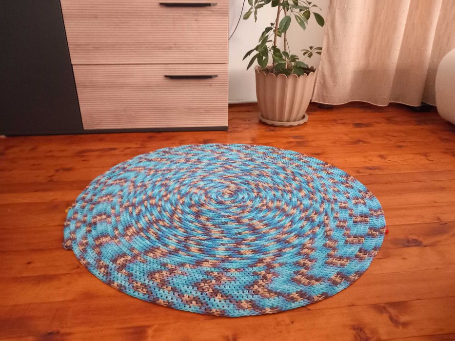 Ръчно изплетен килим -НОВ