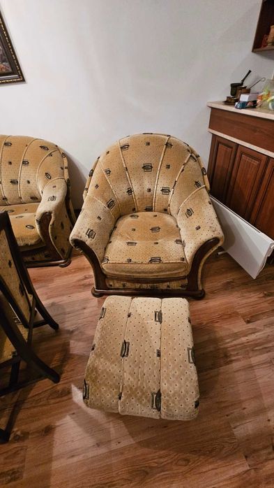 Холна гарнитура - диван + фотьойл и табуретка