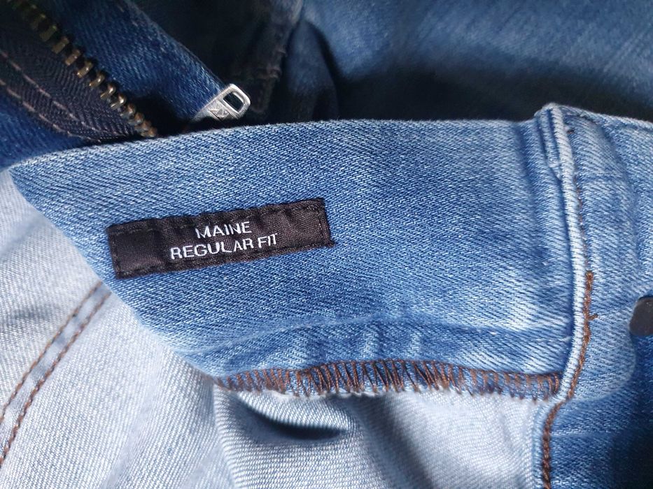 Blugi HUGO BOSS "Maine Regular Fit" - Marime W36 L34 (Talie 98 cm)