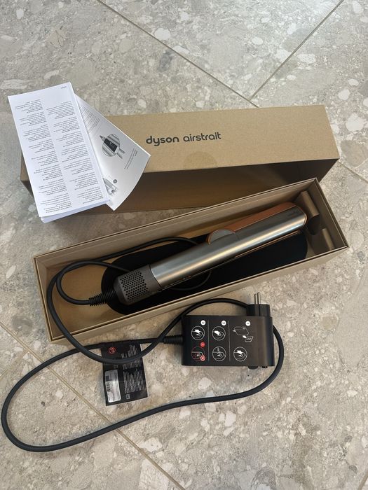 Dyson Airstrait nou
