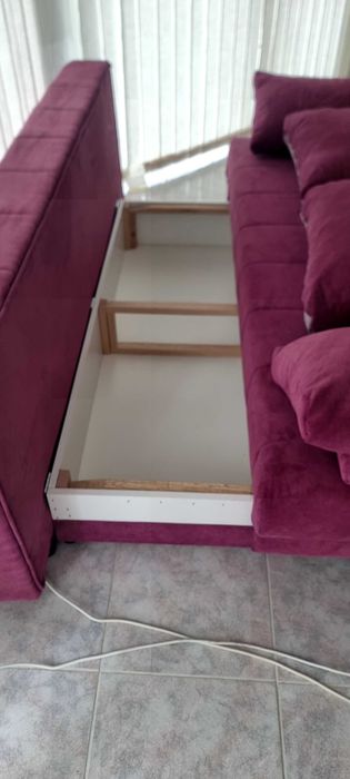 Продавам диван.С функция за легло