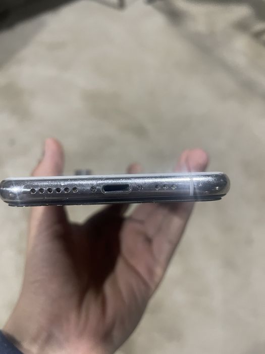 Iphone xs 64 gb sotiladi