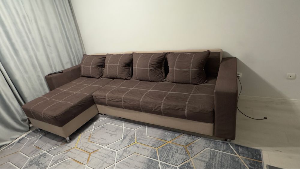 Диван б/у за 40000 торг есть, розовый диван за 25000