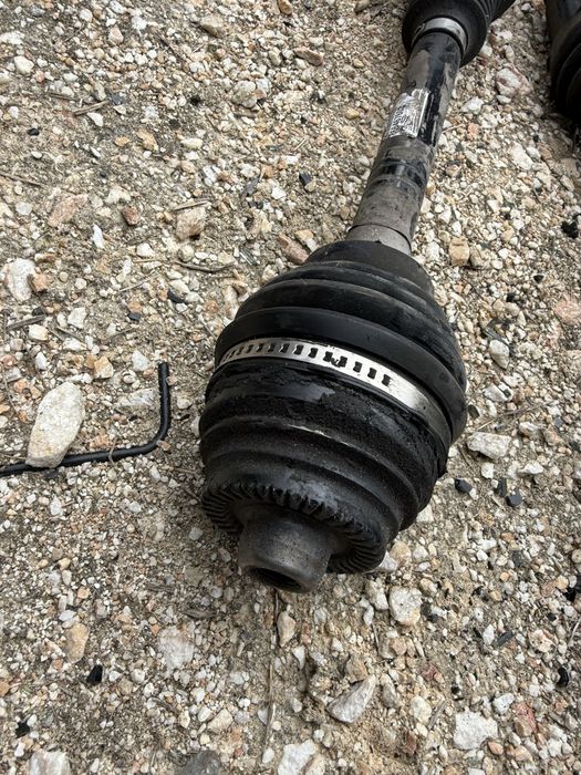 Полуоска Бмв Г30 (poluoska Bmw G30)