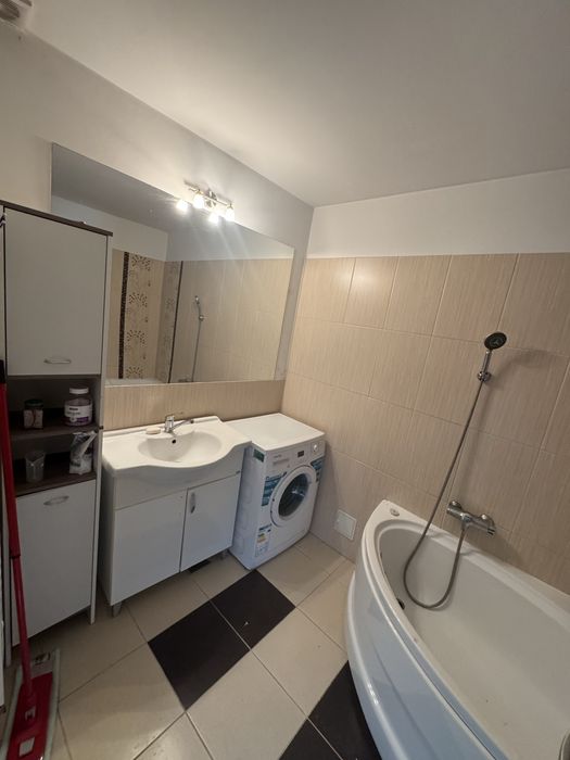 Inchiriez casa 3 camere, cartier Mosnei!