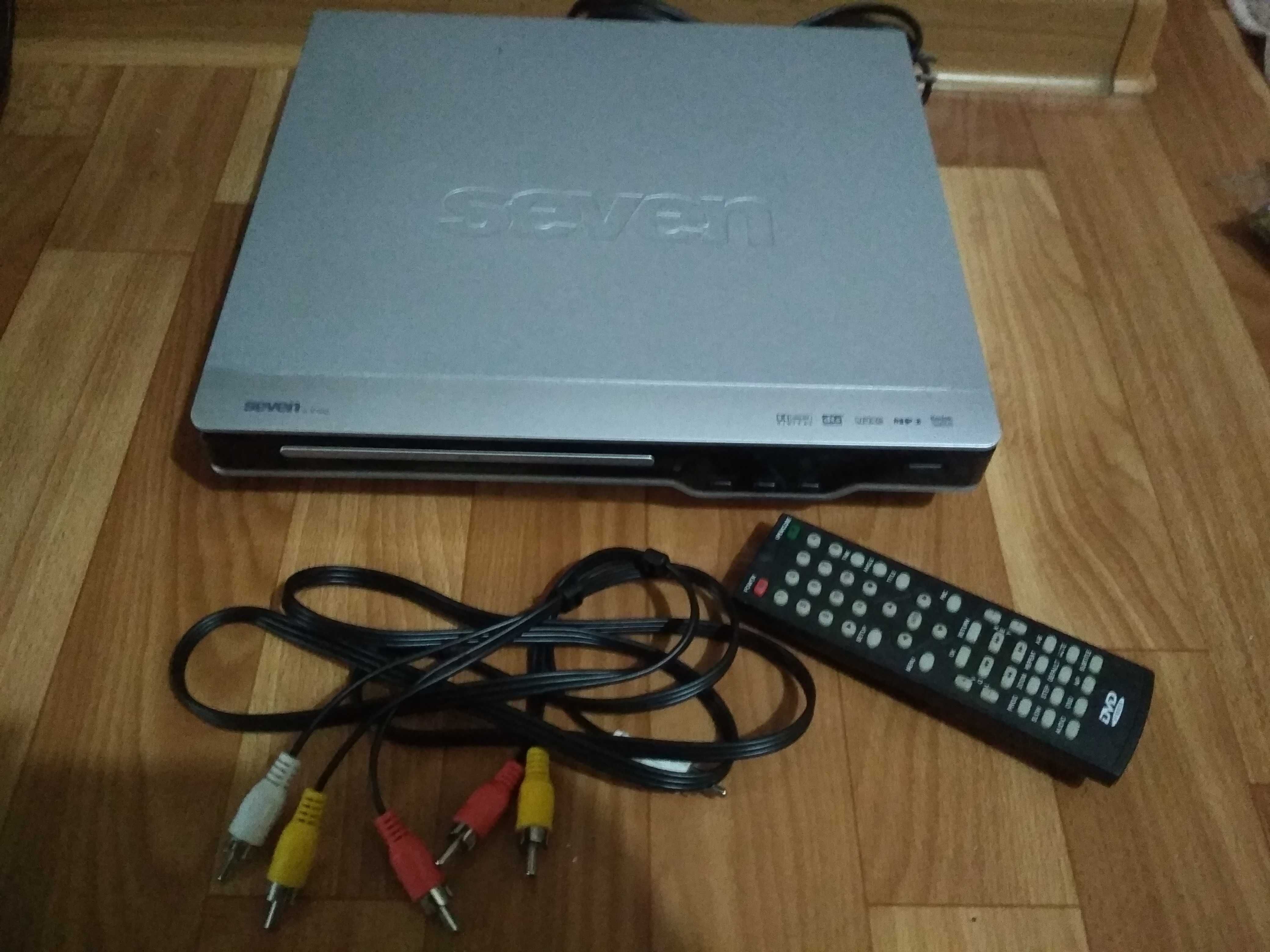DVD player проигрыватель Seven + 10 дисков