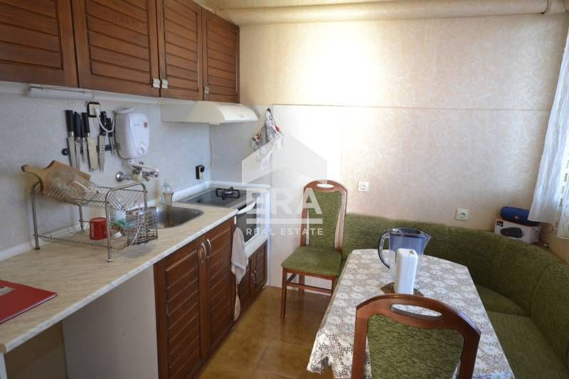 ЕРА имоти Хасково продава просторен етаж от къща в кв. Дружба, Хасково
