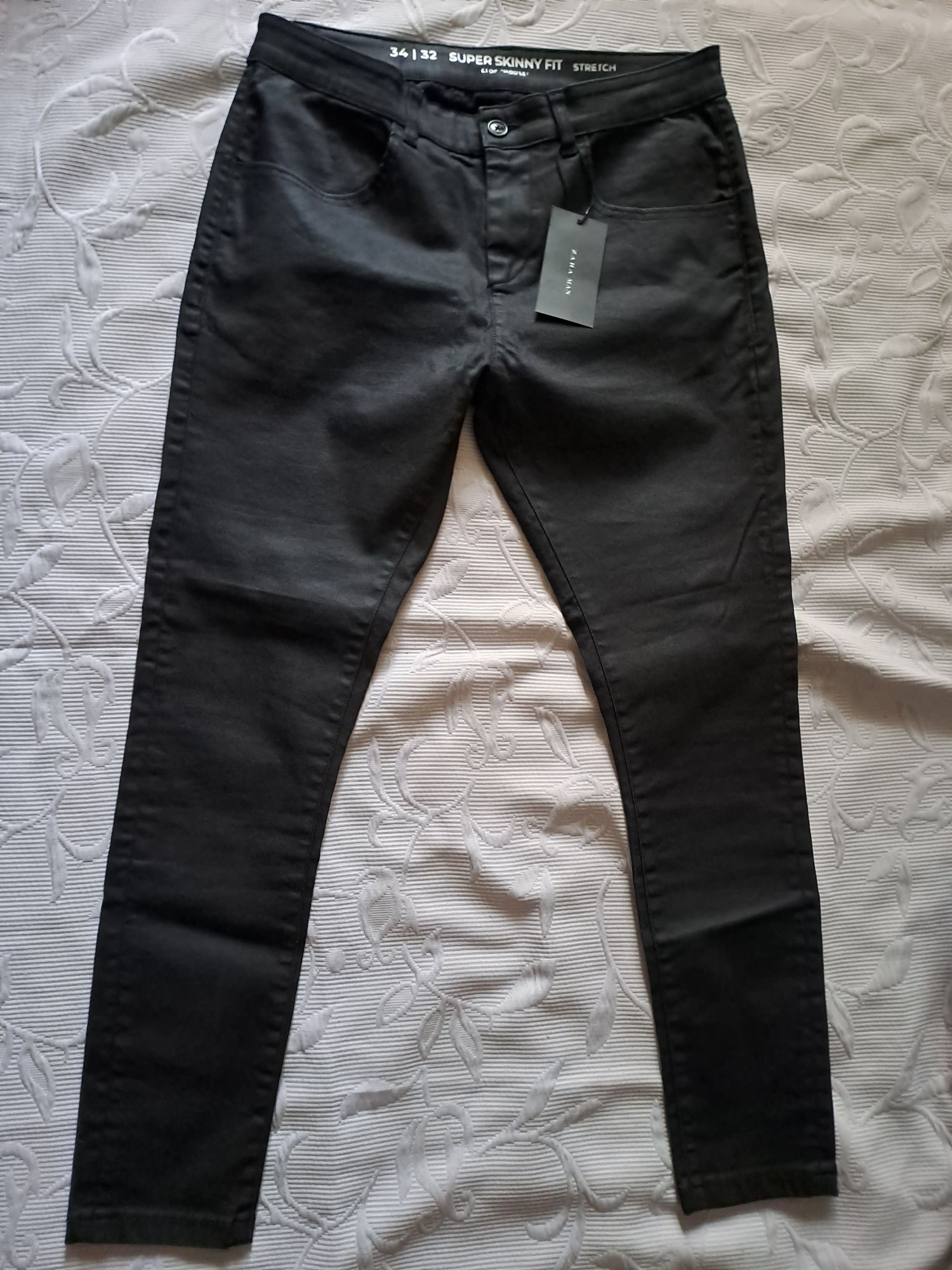 Pantaloni Zara Prenuum  denim ceruit,,efect piele42 si 44,model Balman
