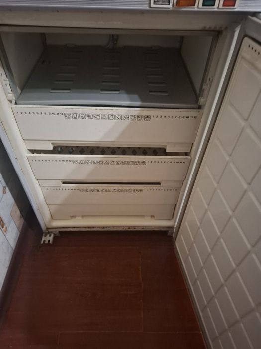 Морозильник, холодильник