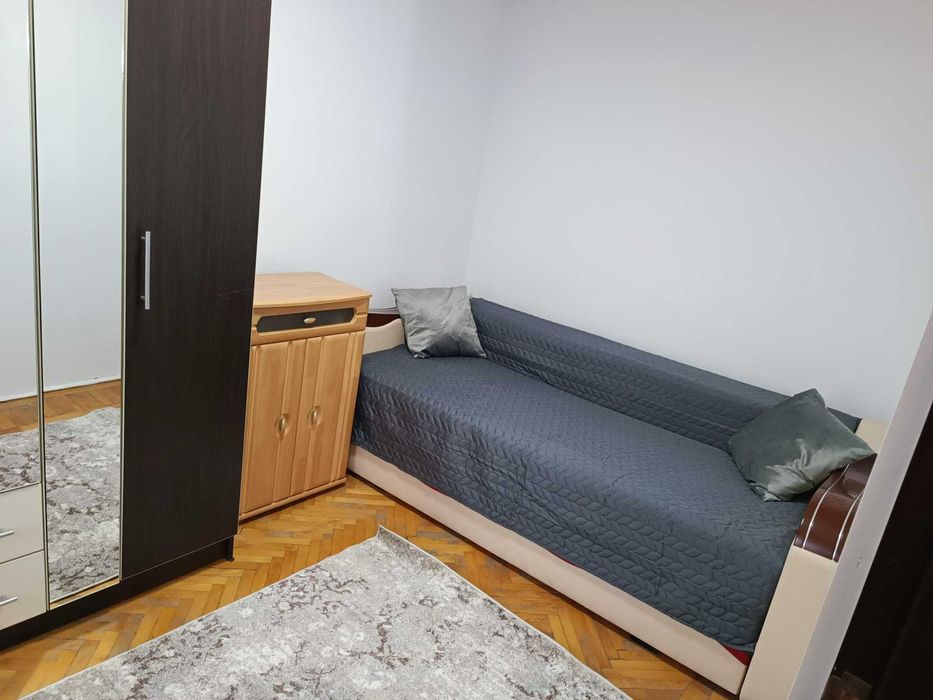 Inchiriez apartament cu 2 camere, zona Traian