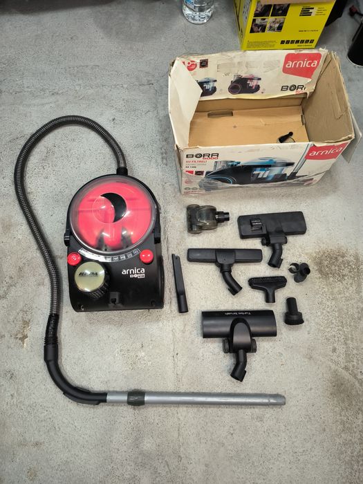 Прахосмукачка с воден филтър Arnica BORA 5000