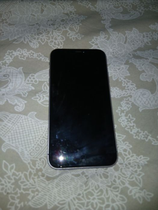 iPhone 11 , трубует ремонта
