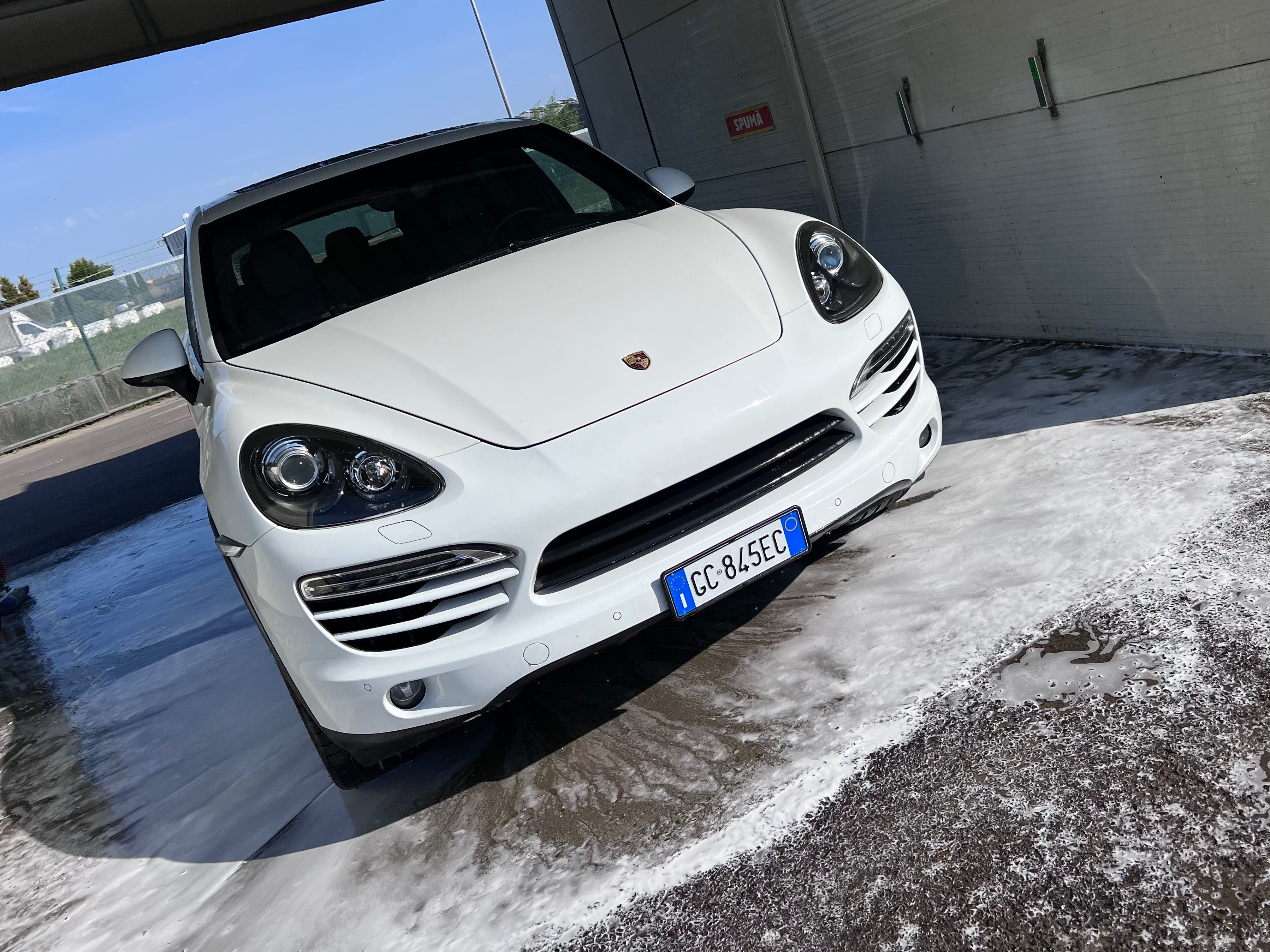 Vând Porsche Cayenne an 2013